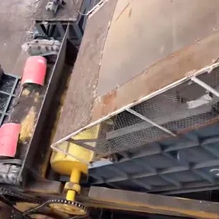 大型金屬破碎機在國外穩(wěn)定生產現(xiàn)場