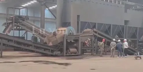 大型鋁棒場選擇大型的破碎機作業(yè),產能大,持續(xù)產出,短期可見回饋