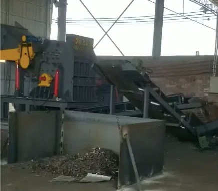 110型路友破碎機落地小型廢品回收廠