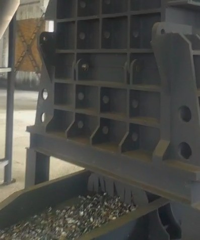 室外上料安裝方式可以有效減少灰塵的濃度，視線不被干擾