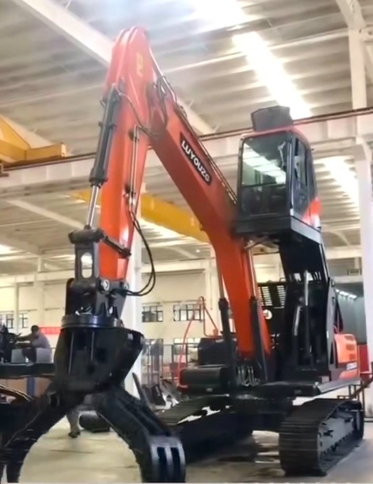 路友重工360度旋轉(zhuǎn)上升駕駛室抓鋼機