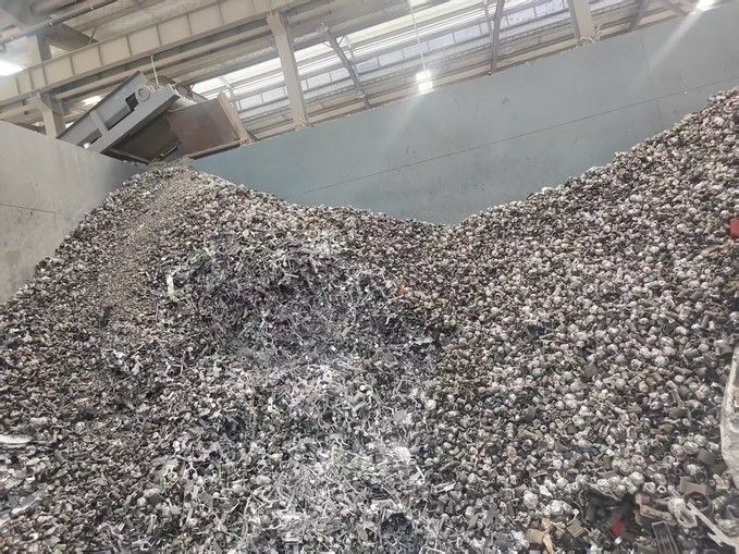 只經(jīng)過破碎線未經(jīng)分選產(chǎn)出的雜鋁成品料