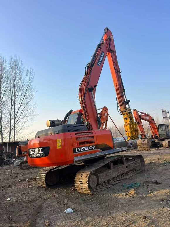 客戶21年購入的路友230加長臂抓鋼機(jī) ，國三排放，使用仔細(xì)宛如新機(jī)